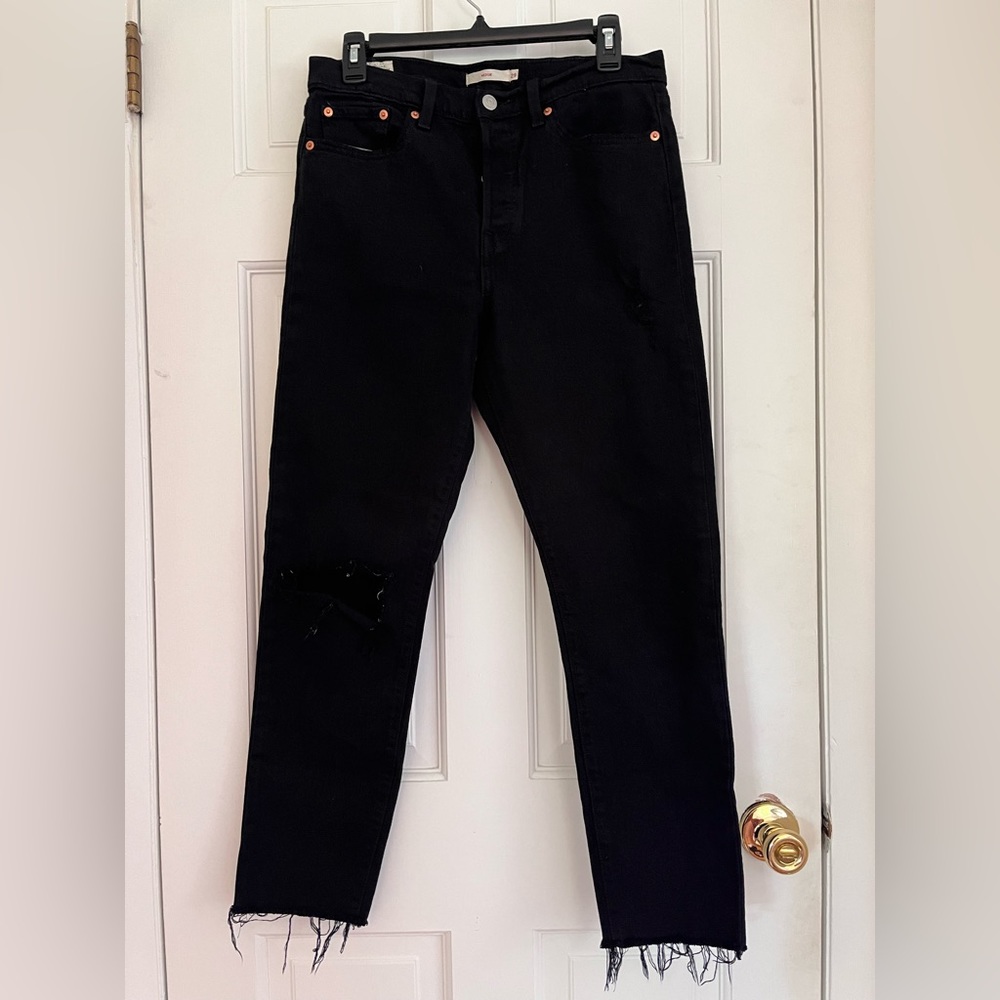 Levi’s Black Ripped Wedgie Straight Size 29